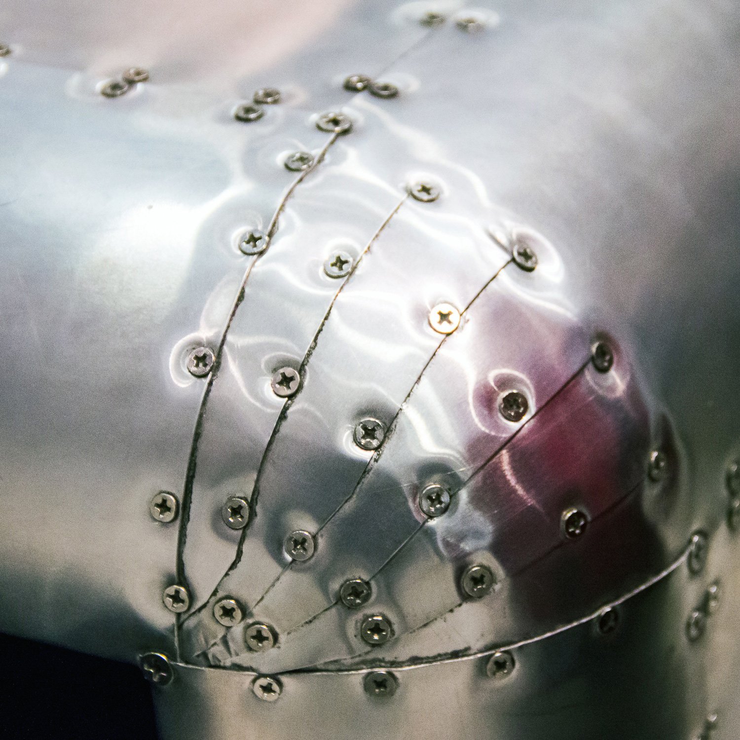 Dit is een detail foto van de aluminiumafwerking van een Aviator wingdesk.