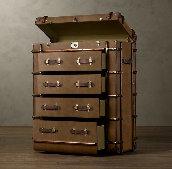 This Trunk canvas chest is inspired by a worn custom-made steamer Trunk. A real eye-catcher, each piece is constructed with a vintage look.