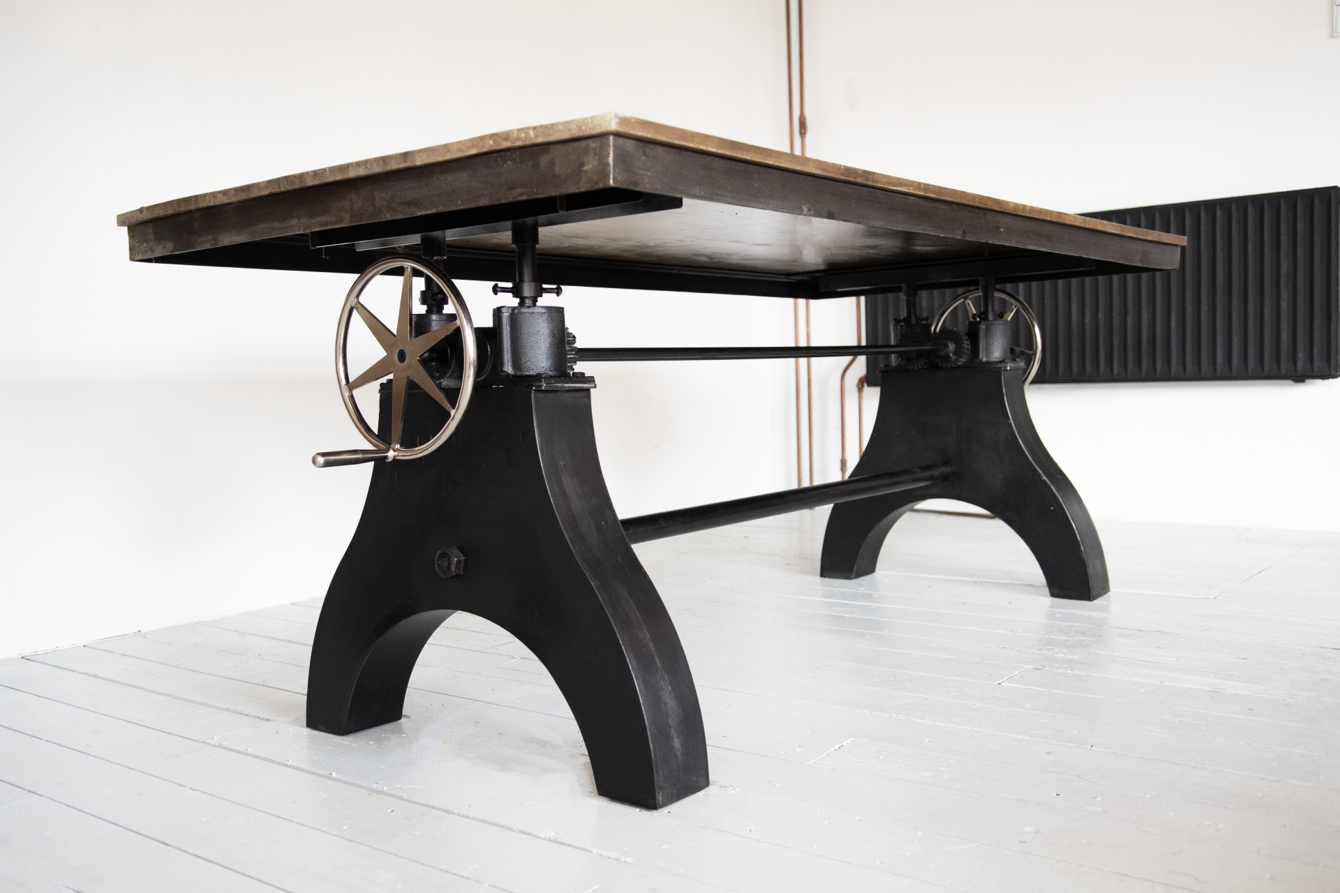 Opdraaibare tafel verstelbaar van 75 cm tot 110 cm hoogte incl. tafelblad.
