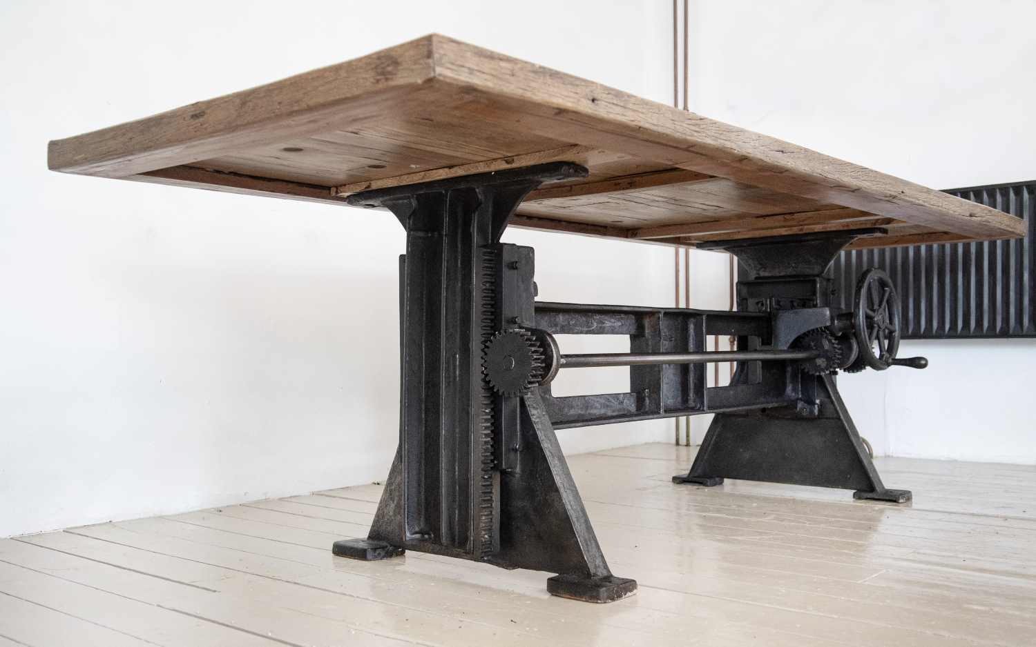 Opdraaibare tafel, verstelbaar van 75 cm tot 103 cm hoogte exclusief tafelblad.