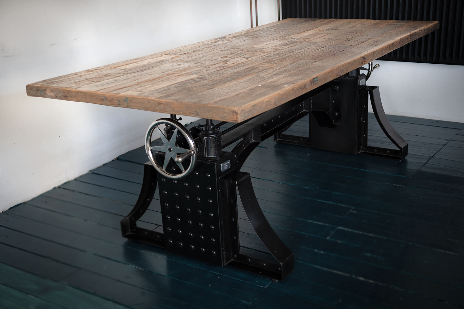 In hoogte verstelbare tafel Rock met Old Truck wood blad